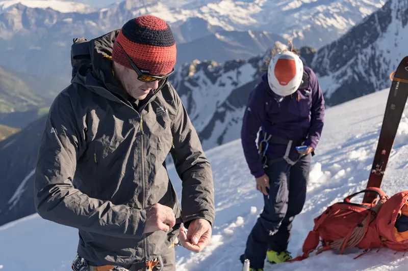 Mountain Equipment Flash Beanie - Spruce-Teal-Cosmos-3